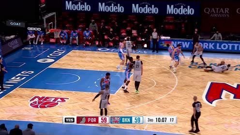 【2021年05月01日 开拓者vs篮网集锦】哈里斯抢断反击一气呵成 滑翔劈扣单臂炸筐