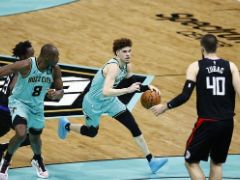 NBA精彩图片：快船113-90战胜黄蜂