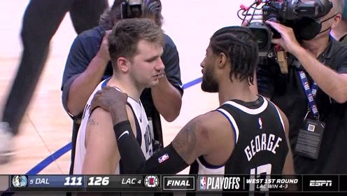 【2021年06月07日 独行侠vs快船集锦】乔治赛后要交换球衣东契奇笑着拒绝 随后在更衣室完成交换