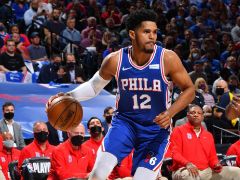 高效！哈里斯半场13中9轰下18分3篮板2助攻