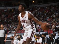 能抢能传！探花秀莫布里全场砍下14分7篮板6助攻