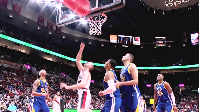 【2021年10月05日 勇士vs开拓者集锦】还真是让人刮目相看 西蒙斯直塞篮下泽勒球到人到打成2+1