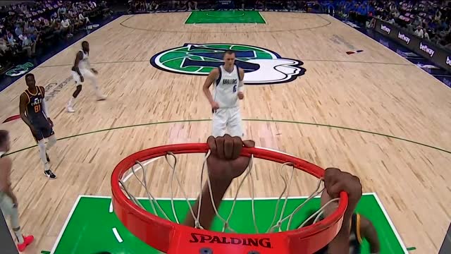 【2021年10月07日 爵士vs独行侠集锦】吃饼吃到爽！摩西·布朗接东契奇空接妙传双手暴力虐筐