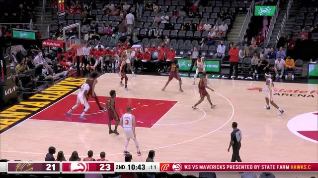 【2021年10月07日 骑士vs老鹰集锦】乐福抢篮板精准长传发动反击 阿伦一马当先完成空接暴扣