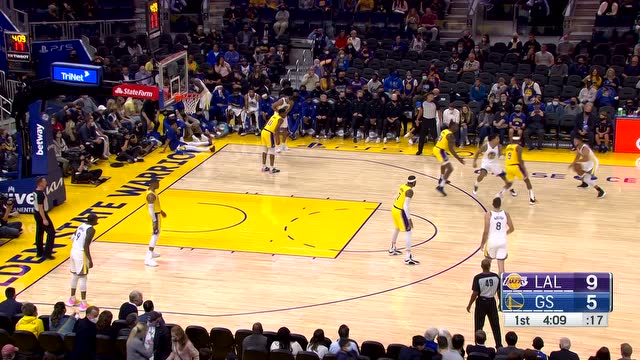 【2021年10月09日 湖人vs勇士集锦】来看库里单挑霍华德 篮下强突左手打进