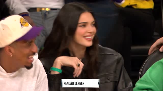 【2021年10月23日 太阳vs湖人集锦】布克vs湖人集锦 遭女友詹娜现场盯防仅得22分