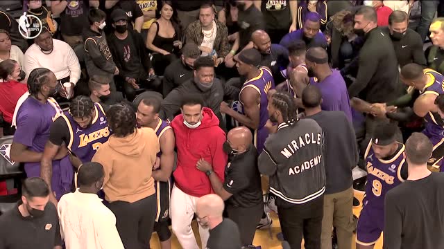 【2021年10月23日 太阳vs湖人集锦】场下一片混乱 浓眉霍华德替补席内讧险动手