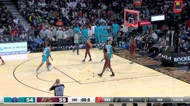 【2021年10月23日 黄蜂vs骑士集锦】假掉球真进攻！史密斯看表掐秒空中连线布里奇斯暴扣挂筐