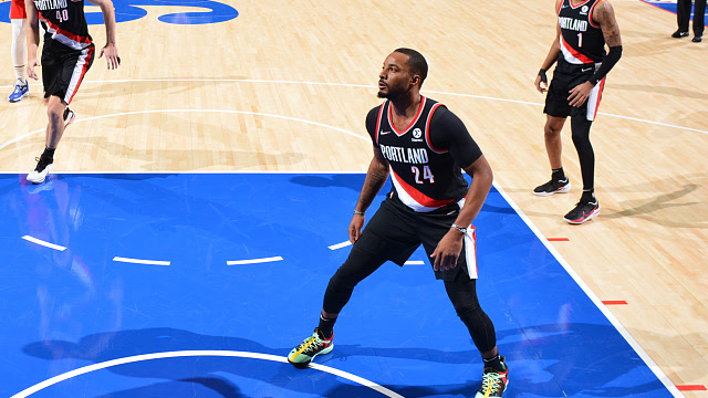 【2021年11月02日 开拓者vs76人集锦】鲍威尔vs费城集锦 内外开花狂砍20分