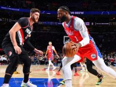 NBA精彩图片：开拓者103-113 76人