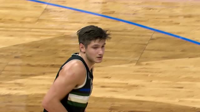 【2021年11月06日】尼克斯vs雄鹿第1节中文解说回放