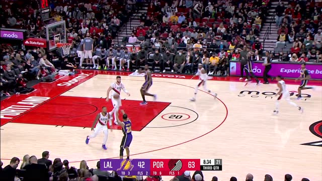 【2021年11月07日 湖人vs开拓者集锦】布拉德利默契助攻 小乔丹篮下空接暴扣