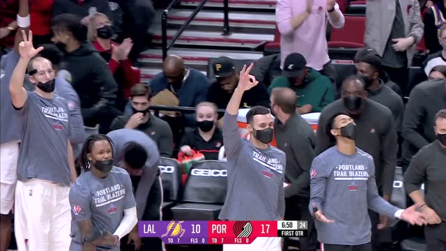 【2021年11月07日 湖人vs开拓者集锦】再来一记！利拉德精准三分火力全开