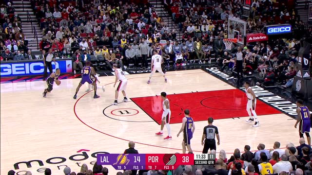 【2021年11月07日 湖人vs开拓者集锦】威少极限空接妙传 霍华德平地惊雷飞身暴扣