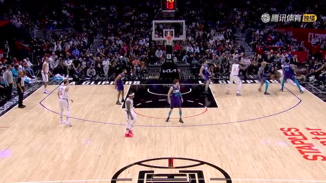 【2021年11月08日 黄蜂vs快船集锦】快船默契配合布莱德索三分一箭穿心 海沃德背身跳步强起2+1