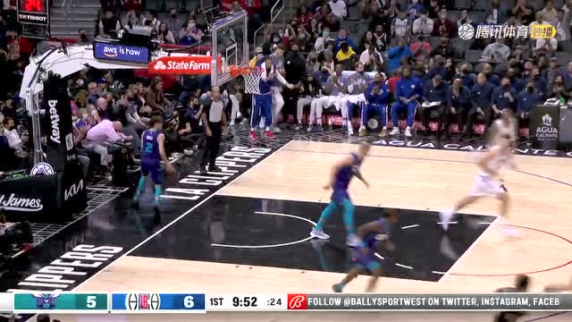 【2021年11月08日 黄蜂vs快船集锦】乔治连线祖巴茨完成空接暴扣 快船老板鲍尔默举双拳庆祝