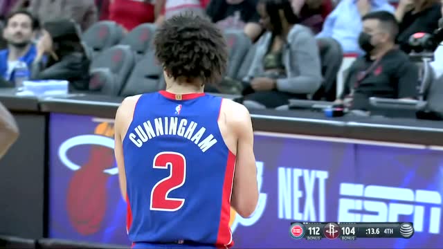 【2021年11月11日 活塞vs火箭集锦】伍德三分不中 火箭退防不及萨迪克-贝扣篮杀死比赛