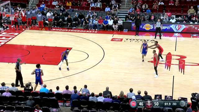 【2021年11月11日 活塞vs火箭集锦】场边观众都惊了 萨迪克-贝压哨远投结束半场