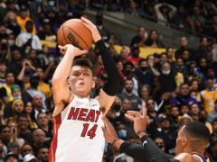 歪嘴战神！希罗本赛季6次替补出战砍下25+，其余总计11次并且无人超过2次