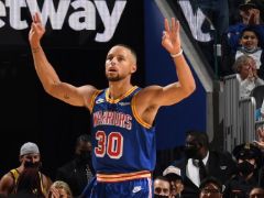 历史第一！库里生涯常规赛+季后赛三分命中数超越雷阿伦