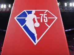 名记：NBA下达通知建议所有球员、教练和一线员工尽快接种疫苗加强针