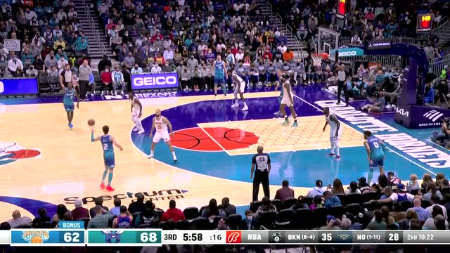 【2021年11月13日 尼克斯vs黄蜂集锦】神仙操作惊艳全场 罗齐尔极限拉杆躲过防守上篮建功