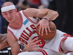 戴维斯谈卡鲁索：和他交手要争取拿到比赛胜利