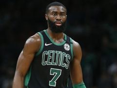 杰伦-布朗因为右腿筋拉伤继续缺席明晚的比赛