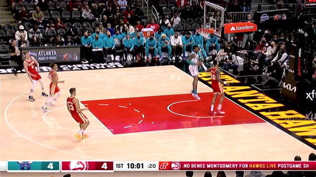 【2021年11月21日 黄蜂vs老鹰集锦】还是熟悉的配合 三球长传连线布里奇斯双手灌筐