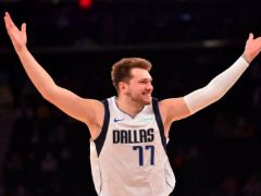 东契奇因为左膝以及左脚踝扭伤，明日比赛出战成疑