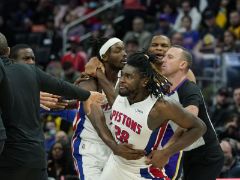 活塞官方宣布：斯图尔特在冲突中被打破眉骨赛后缝了5针