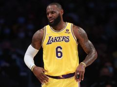 詹姆斯被驱逐前刚好拿到10分！生涯得分上双记录为1048场