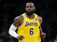 闹脾气了？湖人队官方宣布詹姆斯将不会出席本场比赛的赛后媒体采访