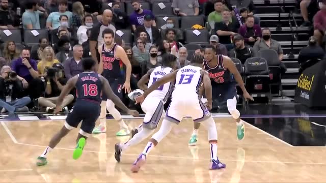 【2021年11月23日 76人vs国王集锦】明修栈道暗度陈仓 米切尔避实就虚单手挑篮