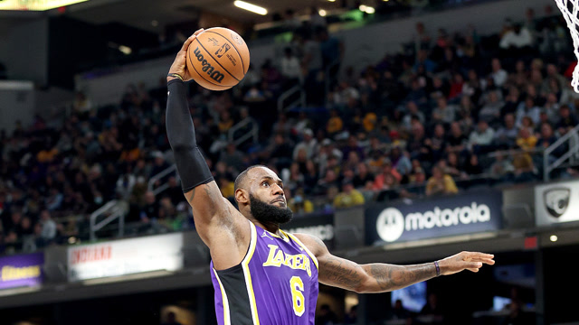 【2021年11月25日 湖人vs步行者集锦】詹姆斯vs步行者集锦 狂轰39+5+6加时独得8分拯救湖人