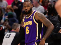 历史最多！詹姆斯35岁之后已经7次砍下至少30分5篮板5助攻5三分