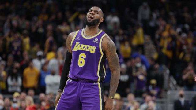 【2021年11月25日 湖人vs步行者集锦】湖人124-116步行者 詹姆斯39分湖人加时逆转步行者