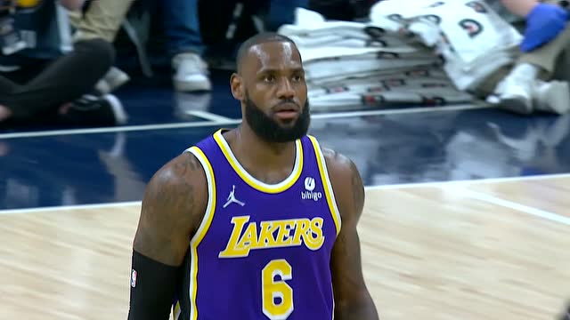 【2021年11月25日 湖人vs步行者集锦】詹姆斯接球三分正中靶心 布罗格登前场篮板轻松两分到账