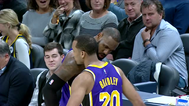 【2021年11月25日 湖人vs步行者集锦】湖人vs步行者五佳球 杜阿尔特极限扳平三分詹姆斯失衡抛射2+1