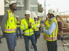 杜兰特协助家乡重建皇家农场球馆