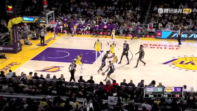 【2021年11月27日 国王vs湖人集锦】威少教学老詹底角三分 哈里伯顿三分予以回应