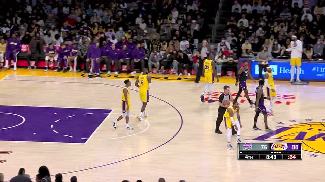 【2021年11月27日 国王vs湖人集锦】系鞋带缓解下尴尬 希尔德三分皮球卡篮脖