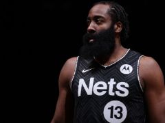 哈登拿到了本赛季的第四个三双