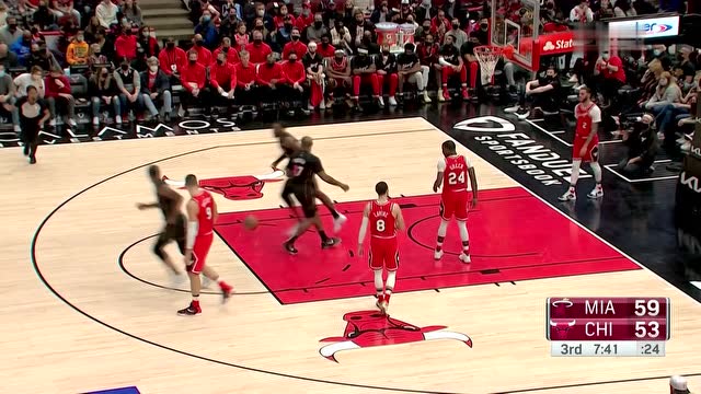 【2021年11月28日 热火vs公牛集锦】投不进没事儿还有我 阿德巴约积极拼抢二次进攻暴扣得手