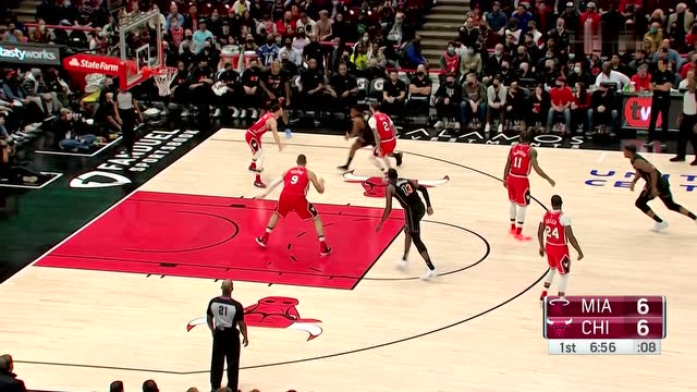 【2021年11月28日 热火vs公牛集锦】洛瑞眼观六路送妙传 阿德巴约拍马赶到双手暴扣