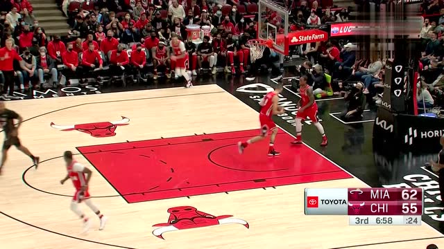 【2021年11月28日 热火vs公牛集锦】会挽雕弓如满月 罗宾逊压哨三分一发入魂