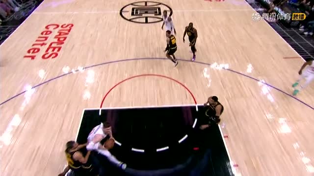 【2021年11月29日 勇士vs快船集锦】乔治遭包夹击地分球 哈腾空中失衡打成2+1