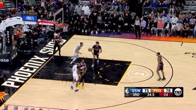 【2021年12月01日 勇士vs太阳集锦】双人围堵又何妨？库里漂移三分一箭穿心