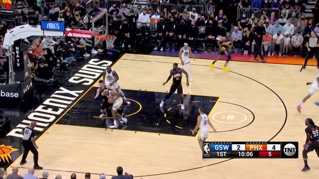 【2021年12月01日 勇士vs太阳集锦】内线由我来守护 鲁尼铜墙铁壁连续封盖布克