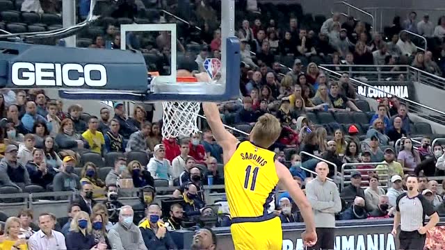 【2021年12月04日 热火vs步行者集锦】世间功夫唯快不破 萨博尼斯抢断疾驰单手劈扣一条龙